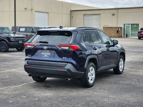Used 2021 Toyota RAV4 XLE w/ Convenience Package image 6