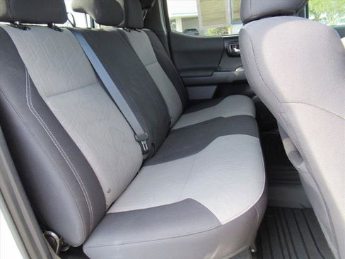 Used 2020 Toyota Tacoma TRD Off-Road image 29