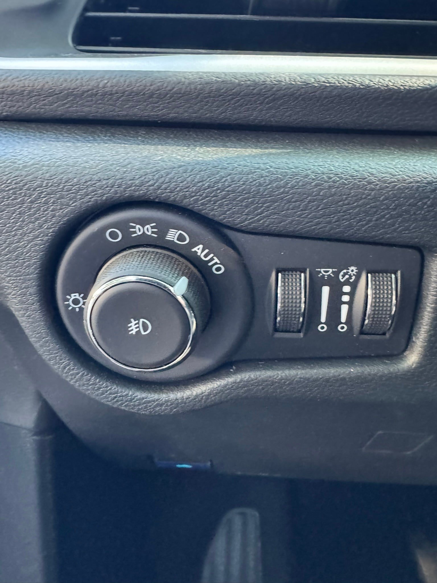 Used 2026 Chrysler Pacifica Select FWD image 20