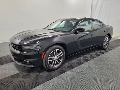 Used 2019 Dodge Charger SXT image 2