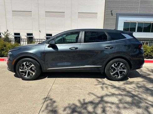 Used 2024 Kia Sportage EX FWD image 4