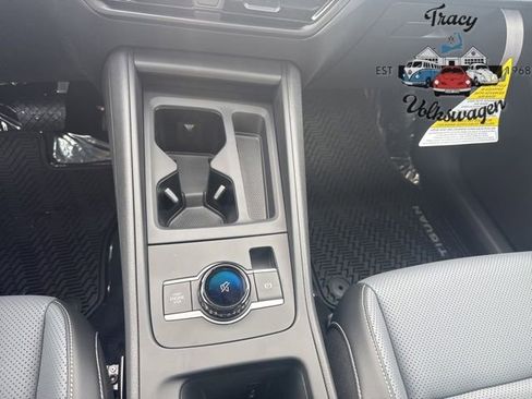 New 2025 Volkswagen Tiguan SE image 12