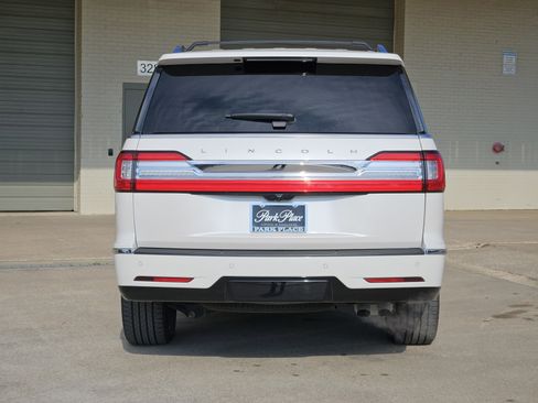 Used 2019 Lincoln Navigator Reserve image 8