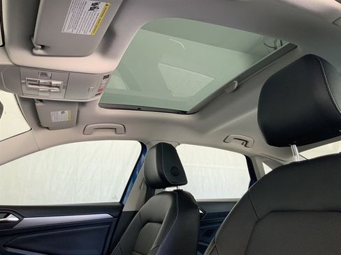 Used 2024 Volkswagen Jetta SE image 42