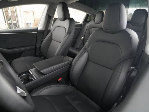 Used 2025 Tesla Model 3 Long Range image 18