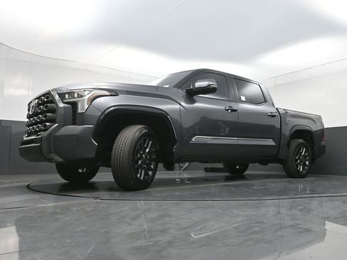 Used 2025 Toyota Tundra Platinum AWD/4WD image 31