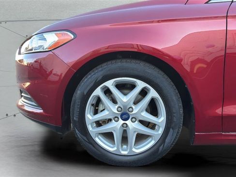 Used 2015 Ford Fusion SE FWD image 32