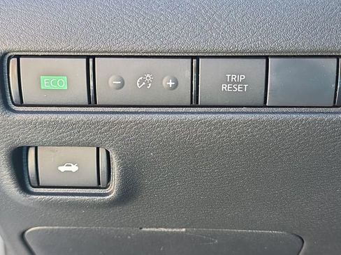 Used 2025 Nissan Sentra SV w/ All-Weather Package image 17