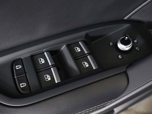 Used 2022 Audi SQ5 Premium Plus w/ Premium Plus Package image 41