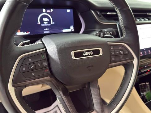 Used 2022 Jeep Grand Cherokee L Limited w/ Black Appearance Package RWD image 23