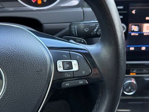 Used 2018 Volkswagen Golf S image 30