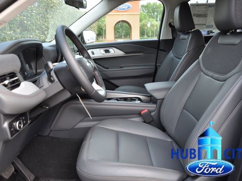 New 2026 Ford Explorer Active RWD image 10