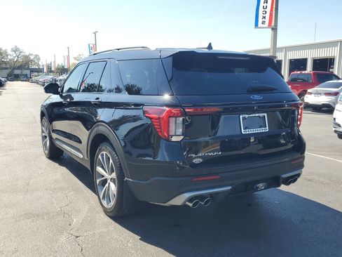 Certified 2025 Ford Explorer Platinum w/ Ultimate Package image 7