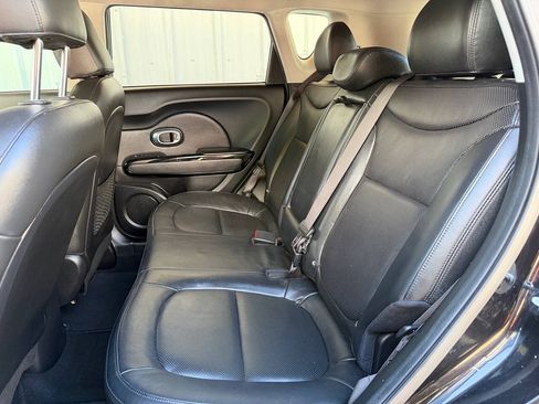 Used 2016 Kia Soul ! w/ Premium Package FWD image 14