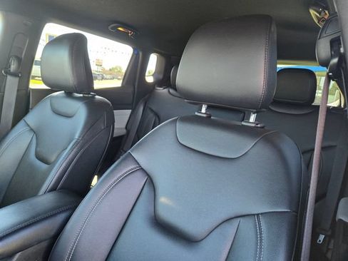 Used 2025 Jeep Compass Limited AWD/4WD image 14