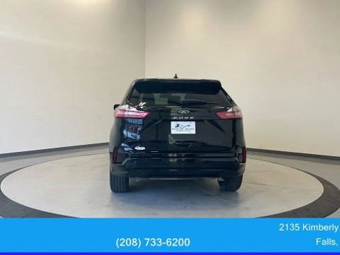 Used 2022 Ford Edge ST-Line w/ Cold Weather Package image 6