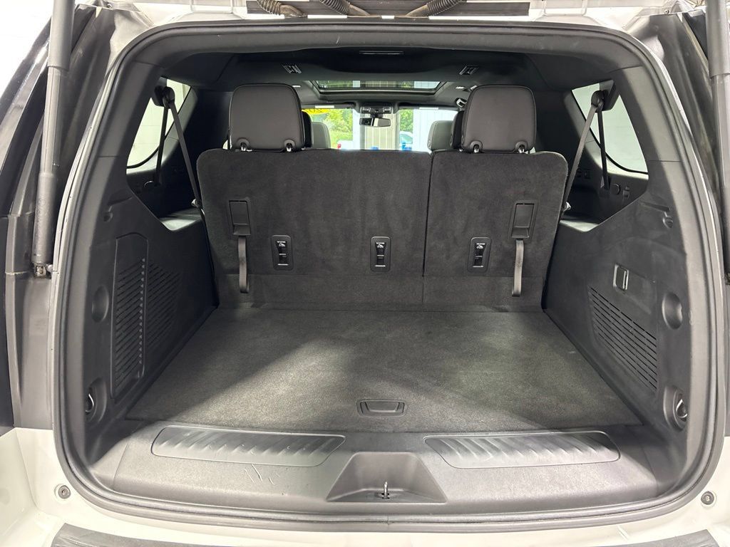 Used 2022 Chevrolet Suburban LT AWD/4WD image 49