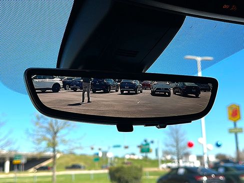 Used 2022 GMC Yukon Denali w/ Denali Premium Package image 38