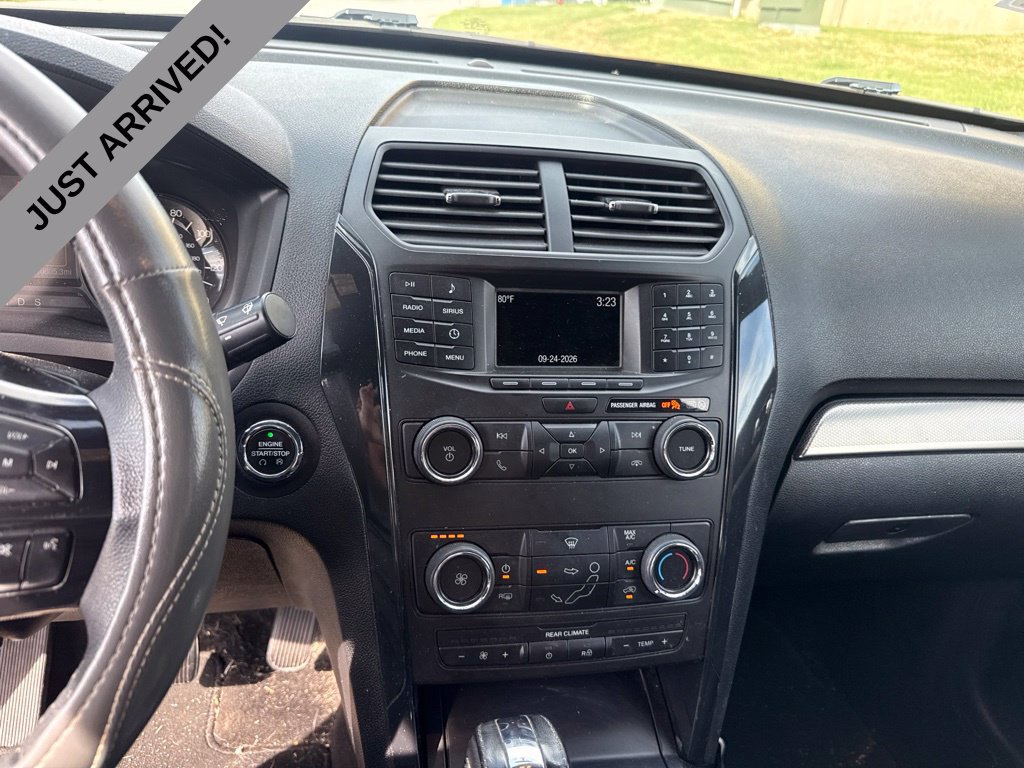 Used 2018 Ford Explorer XLT AWD/4WD image 11