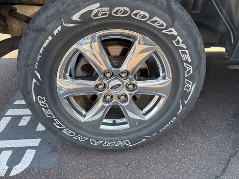 Used 2018 Ford F150 XLT w/ Equipment Group 302A Luxury image 9