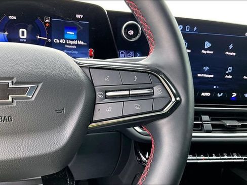 Certified 2024 Chevrolet Equinox EV RS FWD image 18