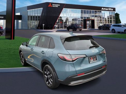 Used 2025 Honda HR-V Sport image 2