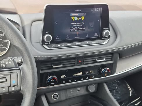 Used 2023 Nissan Rogue SV AWD/4WD image 13
