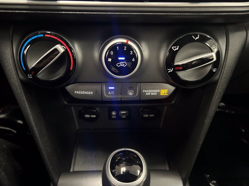 Used 2018 Hyundai Kona SEL FWD image 27