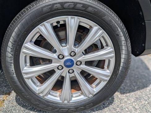 Used 2017 Ford Escape Titanium AWD/4WD image 3