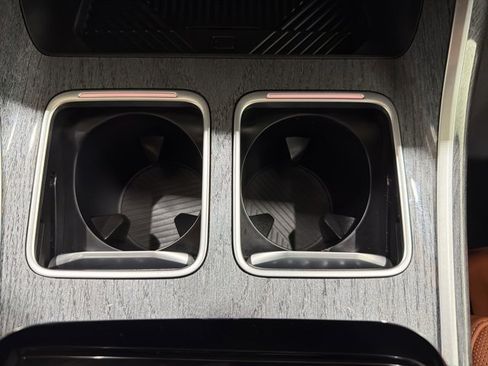 Certified 2023 BMW 760i xDrive w/ Executive Package image 40