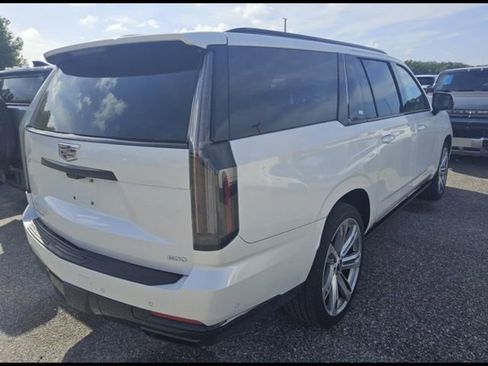 Certified 2025 Cadillac Escalade ESV Sport Platinum AWD/4WD image 5
