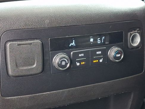 Used 2019 Chevrolet Suburban Premier AWD/4WD image 12