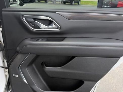 Used 2021 GMC Yukon AT4 w/ Rear Media and Nav Package AWD/4WD image 17