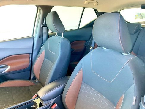 Used 2024 Nissan Kicks SR image 12