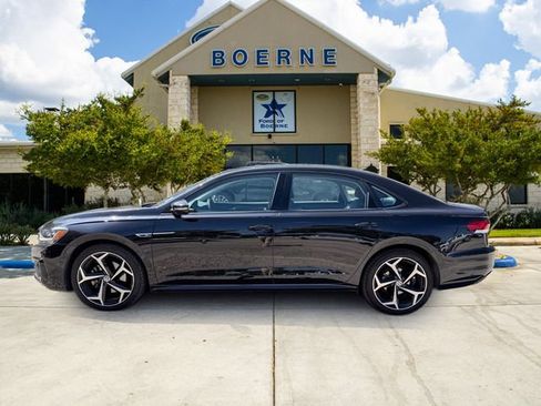 Used 2020 Volkswagen Passat 2.0T R-Line FWD image 2