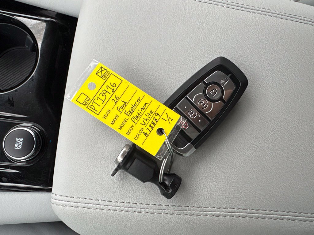 Used 2026 Ford Explorer Platinum w/ LUX Leather Package AWD/4WD image 12