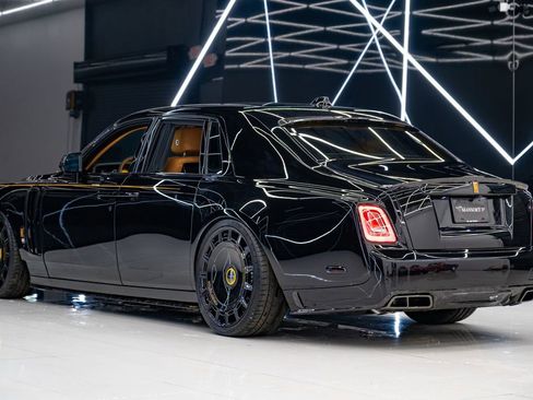 Used 2026 Rolls-Royce Phantom Sedan RWD image 12