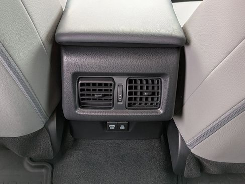 Used 2025 Toyota Camry SE w/ Convenience Package image 30