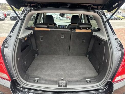 Used 2018 Chevrolet Trax LT w/ LT Convenience Package image 27