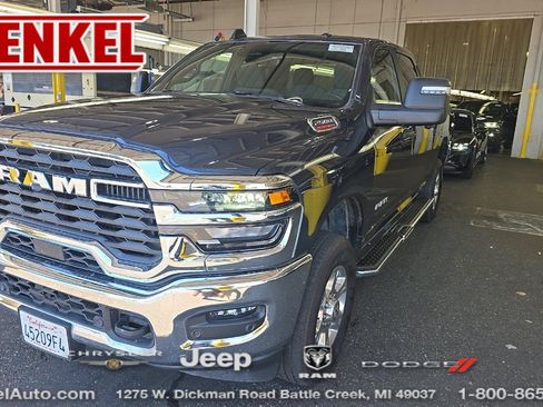 Used 2025 RAM 2500 Big Horn AWD/4WD image 1