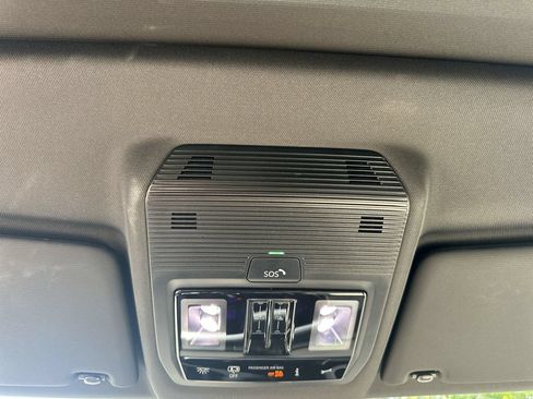Used 2024 Volkswagen Atlas Cross Sport SEL Premium R-Line AWD/4WD image 25