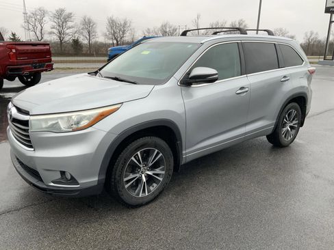 Used 2016 Toyota Highlander XLE image 7