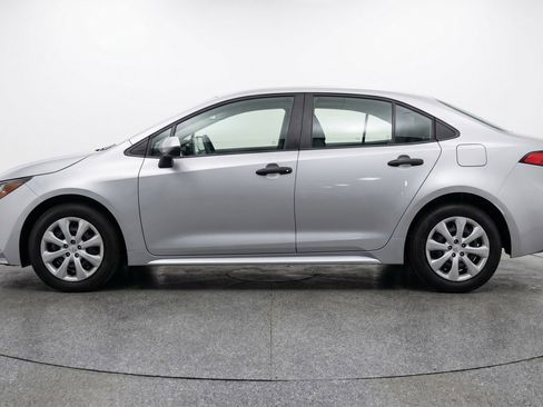 Used 2025 Toyota Corolla LE FWD image 5