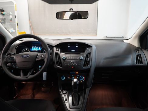 Used 2016 Ford Focus SE FWD image 18