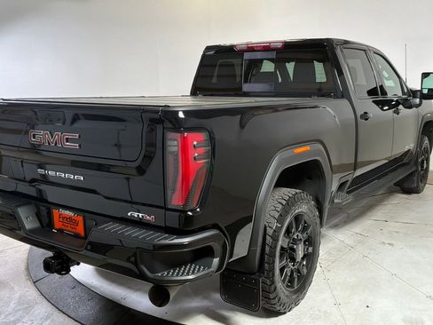 Used 2024 GMC Sierra 2500 AT4 w/ AT4 Premium Plus Package AWD/4WD image 7