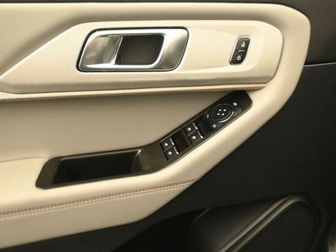 New 2026 Ford Explorer Active w/ Active Comfort Package AWD/4WD image 14