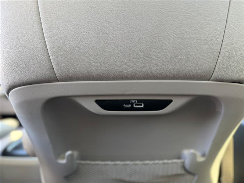 Used 2021 Chrysler Pacifica Touring-L w/ Premium & Safety Sphere Group FWD image 40