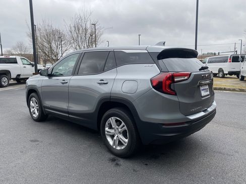 Used 2024 GMC Terrain SLE image 7
