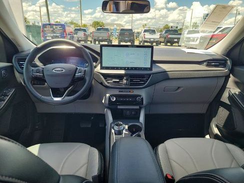 Certified 2025 Ford Escape SE w/ PHEV Premium Package FWD image 13