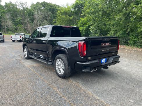 Used 2024 GMC Sierra 1500 Denali w/ Technology Package AWD/4WD image 3
